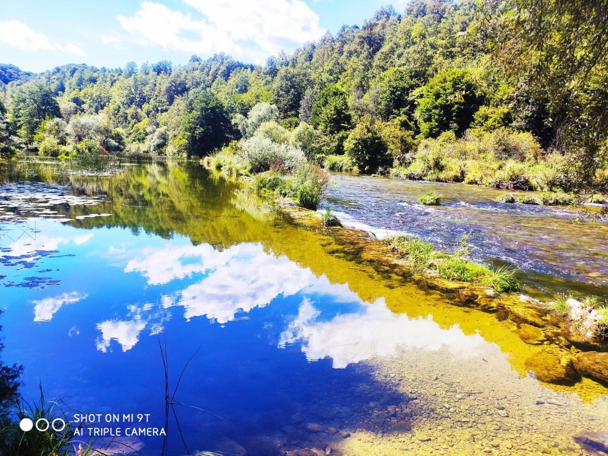 Smaragd River Near Rastoke & Plitvice Lakes Slunj Exterior photo