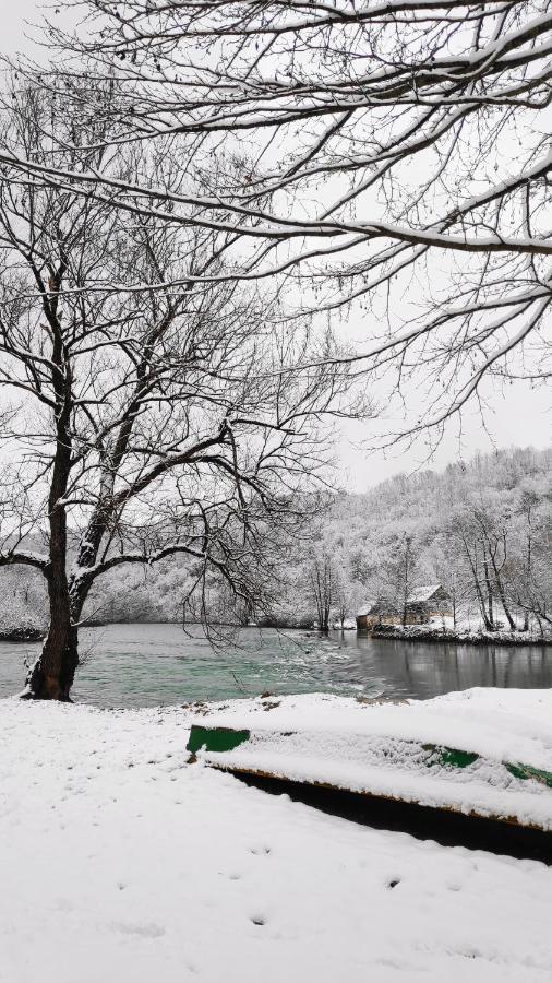 Smaragd River Near Rastoke & Plitvice Lakes Slunj Exterior photo