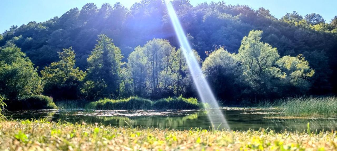 Smaragd River Near Rastoke & Plitvice Lakes Slunj Exterior photo